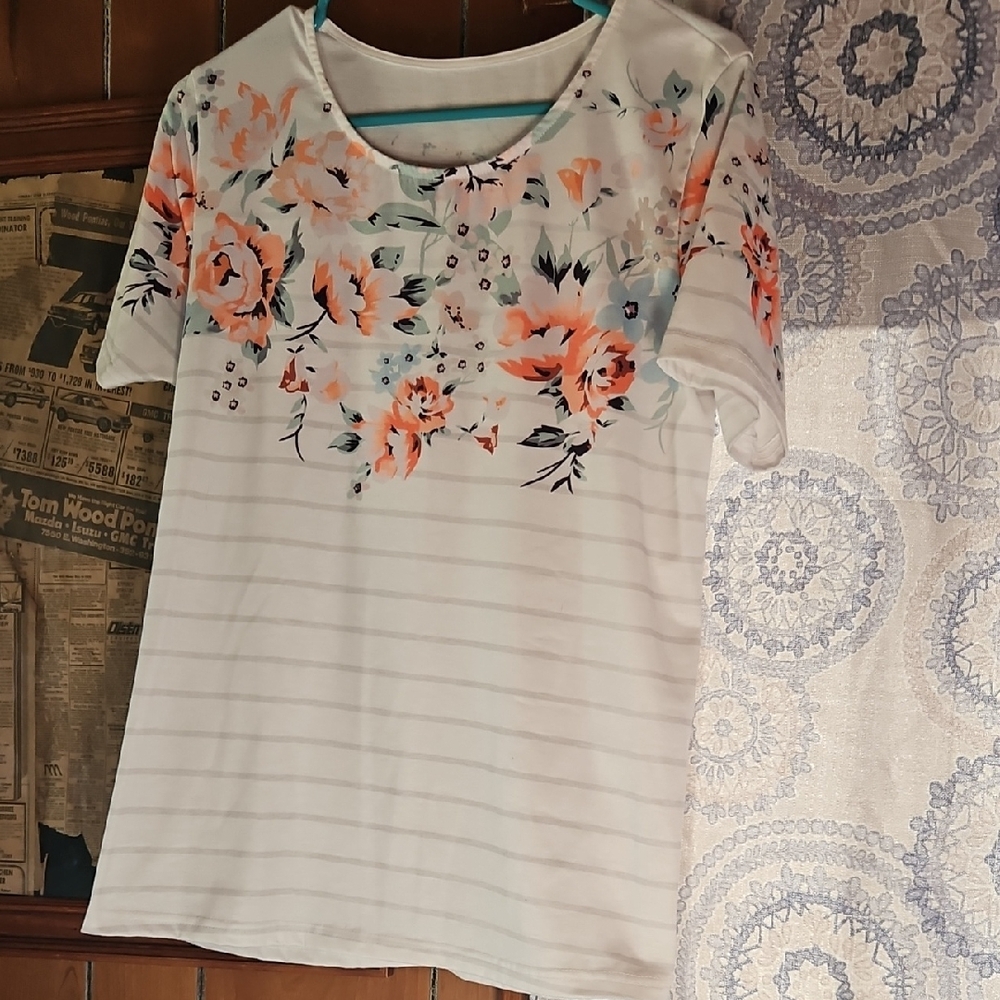 Floral Short Sleeve Women's Top
